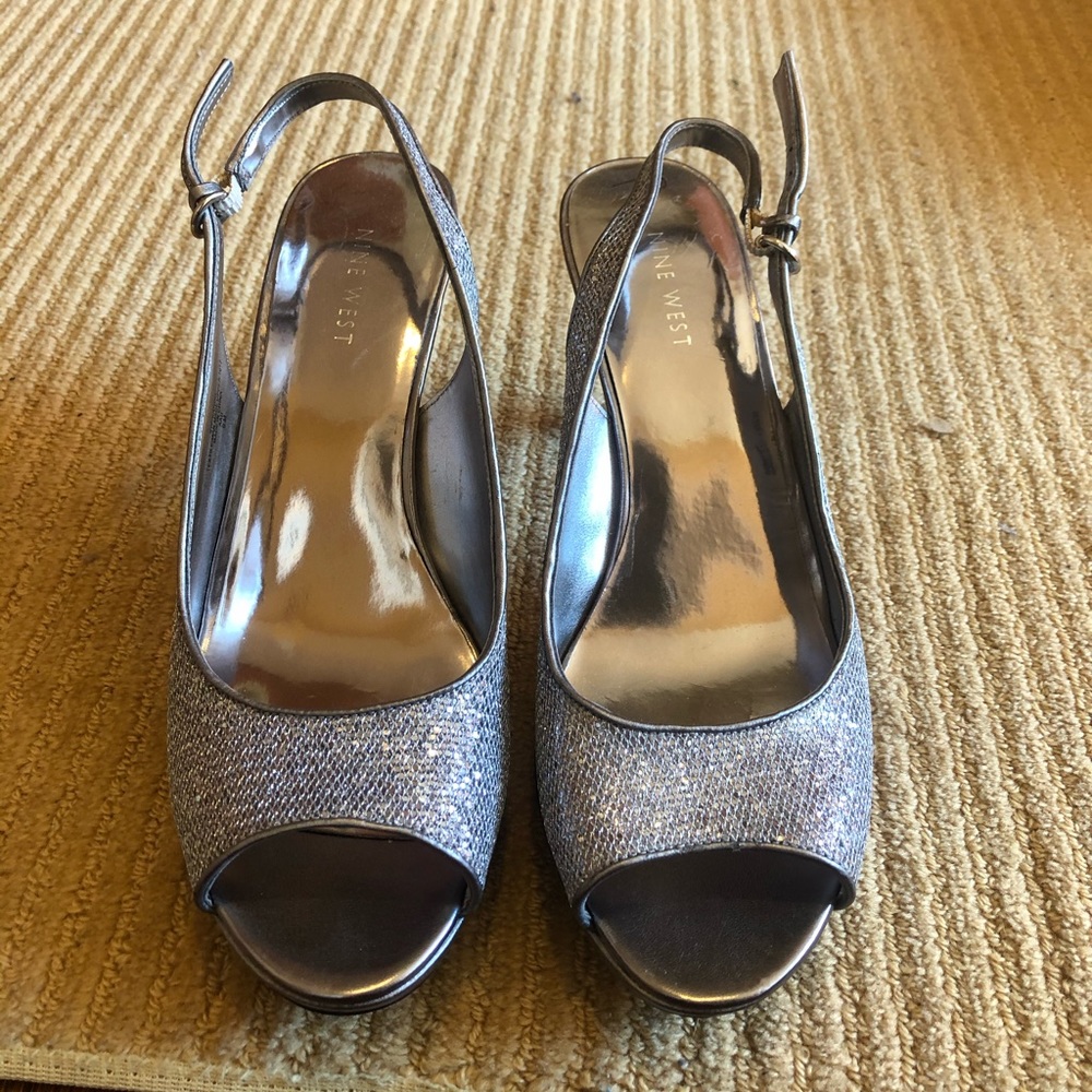 Nine West Women’s Silver Heels- size 9